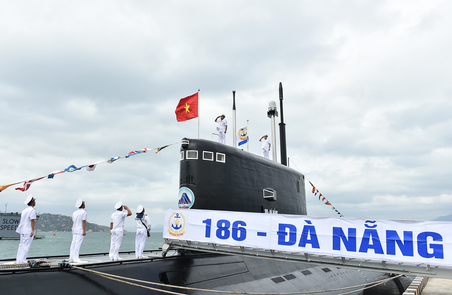 Thủ-tuong-Nguyen-Xuan-Phuc-du-le-thuong-co-2-tau-ngam-Kilo